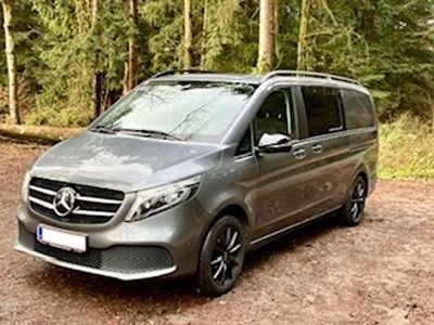 Grau Gebraucht 2021 Mercedes V300 Avantgarde Van / Kleinbus | € 59.500 (Guter Preis)