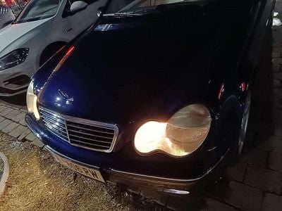 Blau Gebraucht 2004 Mercedes C200 Avantgarde Kombi | € 2.000 (Superpreis)