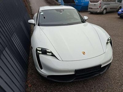 Weiss normal Gebraucht 2023 Porsche Taycan Limousine | € 52.475