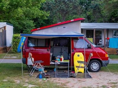 Rot Gebraucht 1993 VW Transporter California Van | € 14.000