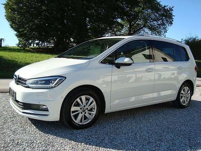 Gebraucht VW Touran Highline 150 PS (110 kW) 2022 Weiß Van / Kleinbus