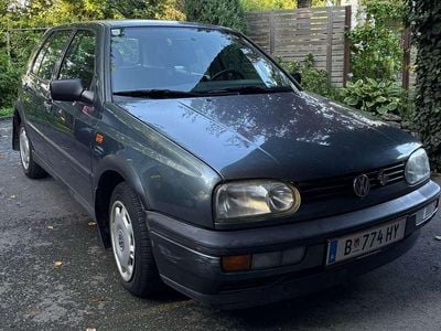 Grau Gebraucht 1995 VW Golf Limousine | € 1.699