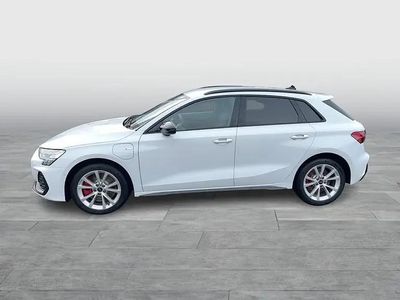 Weiss metallic Gebraucht 2025 Audi A3 Sportback e-tron S-Line Kleinwagen | € 47.900