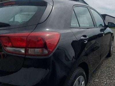 Schwarz Gebraucht 2019 Kia Rio Limousine | € 7.899