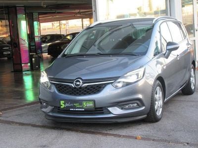 Grau Gebraucht 2016 Opel Zafira Tourer Van / Kleinbus | € 14.990 (Teuer)