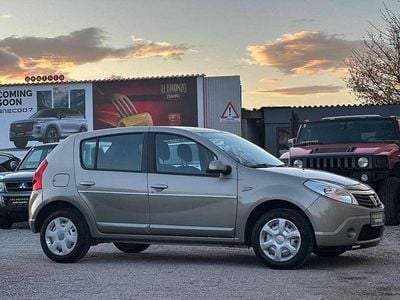 Grau Gebraucht 2012 Dacia Sandero Lauréate Kleinwagen | € 2.990 (Teuer)