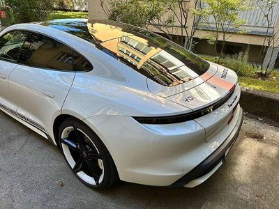 Weiß Gebraucht 2020 Porsche Taycan Turbo Limousine | € 99.000