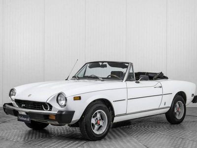 Weiß Gebraucht 1977 Fiat 124 Spider Cabrio | € 10.900