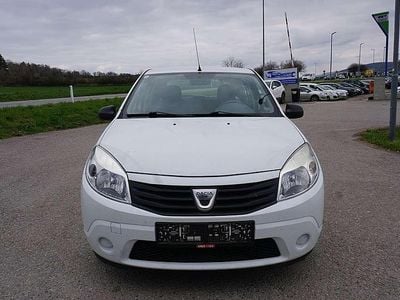 Weiß Gebraucht 2012 Dacia Sandero Kleinwagen | € 2.790 (Etwas zu teuer)