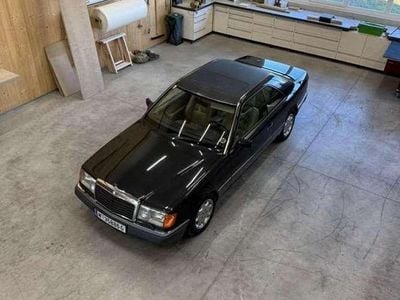 Schwarz Gebraucht 1992 Mercedes E300 Coupé | € 8.900