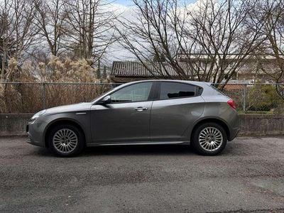 Gebraucht Alfa Romeo Giulietta Executive 120 PS (88 kW) 2018 Silber Kleinwagen