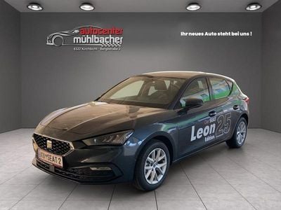 Dunkelgrau metallicperleffekt Gebraucht 2024 Seat Leon Style Limousine | € 19.990