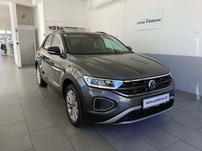 Dunkelgrau metallic Gebraucht 2024 VW T-Roc SUV | € 29.990 (Etwas zu teuer)