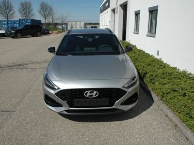 Shimmering silver Gebraucht 2023 Hyundai i30 GO! Kombi | € 26.430 (Etwas zu teuer)