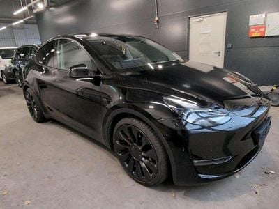 Schwarz metallic Gebraucht 2022 Tesla Model Y Performance SUV | € 34.475 (Guter Preis)