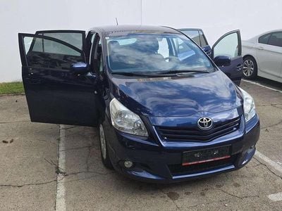 Gebraucht Toyota Verso 132 PS (97 kW) 2012 Blau Van / Kleinbus