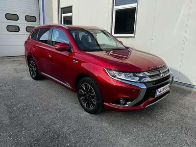Rot Gebraucht 2017 Mitsubishi Outlander Instyle SUV | € 17.980