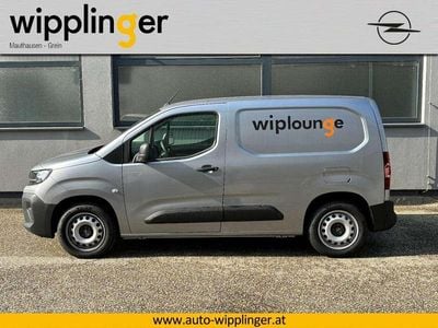 Grau Gebraucht 2024 Opel Combo S Van / Kleinbus | € 21.855
