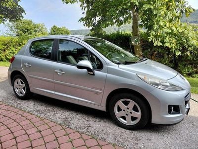Silber Gebraucht 2010 Peugeot 207 Limousine | € 3.990