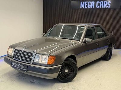 Grau Gebraucht 1990 Mercedes E300 Limousine | € 12.900