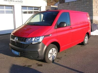 Gebraucht VW T6.1 90 PS (66 kW) 2022 Rot Van
