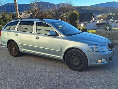 Grün Gebraucht 2012 Skoda Octavia Active Kombi | € 5.290