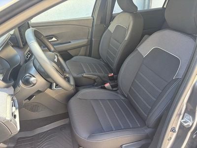 Neu Dacia Jogger Expression 110 PS (80 kW) 2025 Grau Van / Kleinbus