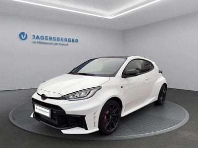 Weiß Neu 2025 Toyota Yaris Limousine | € 61.987