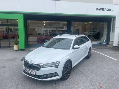 Weiss metallic Gebraucht 2023 Skoda Superb Style Kombi | € 35.950 (Teuer)