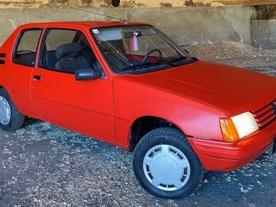Rot Gebraucht 1990 Peugeot 205 Kleinwagen | € 2.250