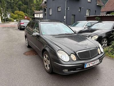 Grau Gebraucht 2004 Mercedes E270 Avantgarde Kombi | € 3.299