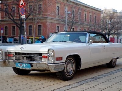 Weiß Gebraucht 1966 Cadillac Deville Limousine | € 37.500