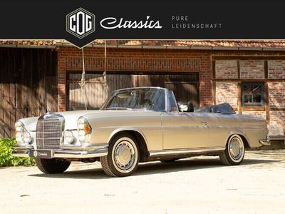 Silber Gebraucht 1968 Mercedes W111 SE Cabrio | € 149.900