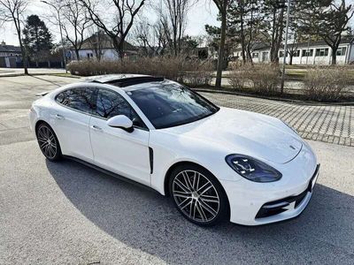 Porsche Panamera 4