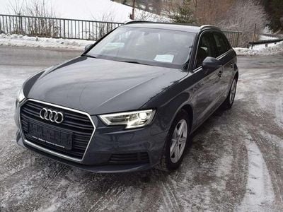 Gebraucht Audi A3 116 PS (85 kW) 2019 Grau Limousine