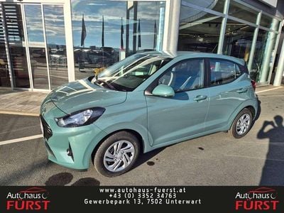 Neu Hyundai i10 63 PS (46 kW) 2025 Grün Kleinwagen