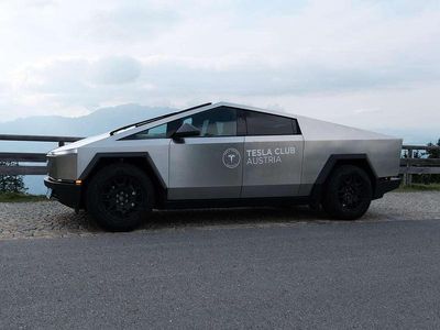 Gebraucht Tesla Cybertruck 441 kW (600 PS) 2024 Grau Abholung
