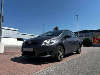 Grau Gebraucht 2007 Toyota Auris Limousine | € 3.900 (Etwas zu teuer)