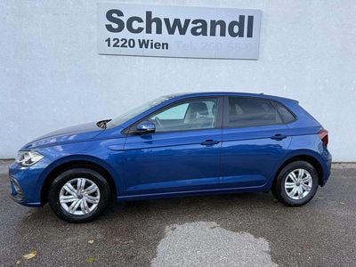 Dunkelblau metallic Neu 2025 VW Polo Limousine | € 20.490 (Guter Preis)