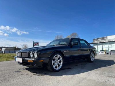 Jaguar XJ8