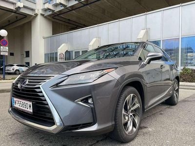 Grau Gebraucht 2018 Lexus RX450h E-FOUR SUV | € 30.000