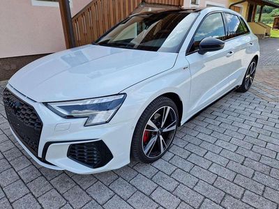 Weiß Gebraucht 2023 Audi A3 S-Line Kombi | € 36.990 (Teuer)