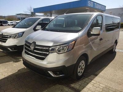 Silber Gebraucht 2024 Renault Trafic Equilibre Van | € 42.490