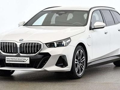 Weiß Gebraucht 2024 BMW 530e Efficient Dynamics Kombi | € 59.892