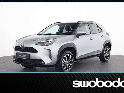 Shimmering silver silber Neu 2025 Toyota Yaris Cross Active SUV | € 28.990 (Fairer Preis)