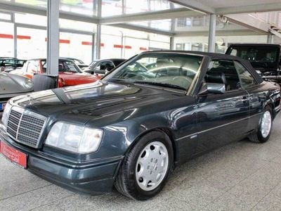 Schwarz Gebraucht 1996 Mercedes E300 Cabrio | € 26.500