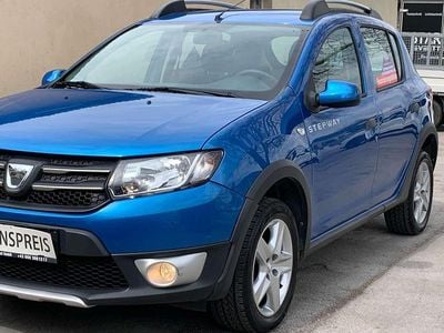 Gebraucht Dacia Sandero Prestige 90 PS (66 kW) 2015 Blau Kleinwagen