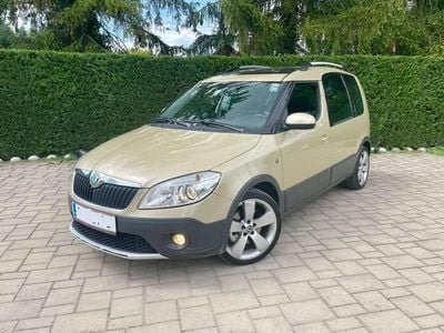 Gold Gebraucht 2010 Skoda Roomster Ambiente Van / Kleinbus | € 4.000