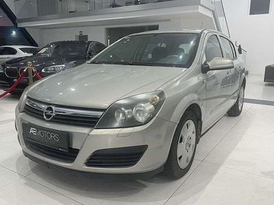 Grau Gebraucht 2006 Opel Astra Edition+ Limousine | € 1.690