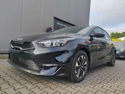 Neu Kia Ceed 140 PS (102 kW) 2025 Schwarz Kleinwagen
